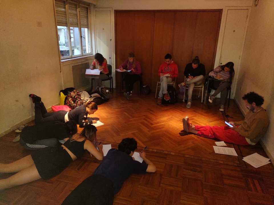Integrantes de Mundo Nuevo dictaron un taller para estudiantes de la Escuela de Teatro La Plata