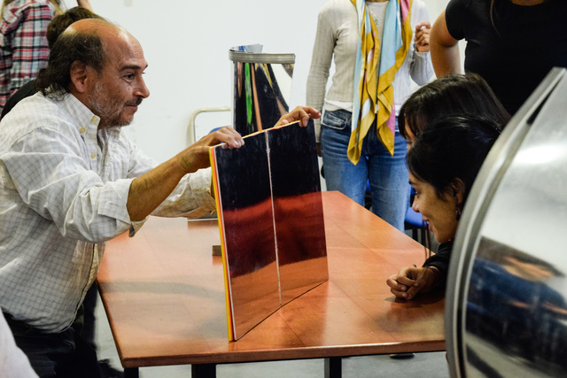 Taller "Del otro lado del espejo" en el Colegio Nacional