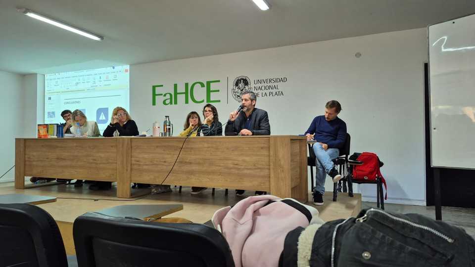 Presentación del proyecto de investigación "Legislaciones, políticas públicas y estrategias de acción. El caso de la UNLP" en las 1º Jornadas del Centro de Investigaciones en Educación "Tramas de la Investigación Educativa"